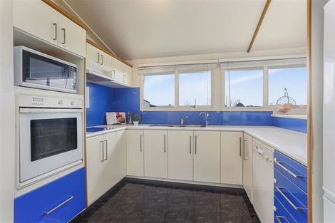 Photo of property in 80h Tirimoana Road, Te Atatu South, Auckland, 0602