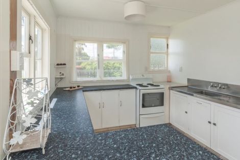 Photo of property in 17 Russell Street, Foxton, 4814