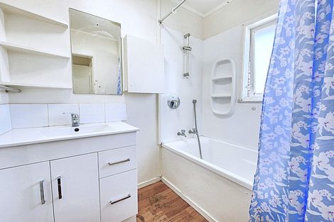 Photo of property in 28 Landscape Road, Papatoetoe, Auckland, 2025