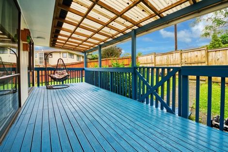 Photo of property in 17 Rehia Road, Massey, Auckland, 0614