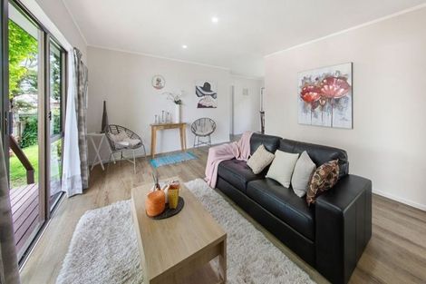 Photo of property in 2/58 Clevedon Road, Papakura, 2110