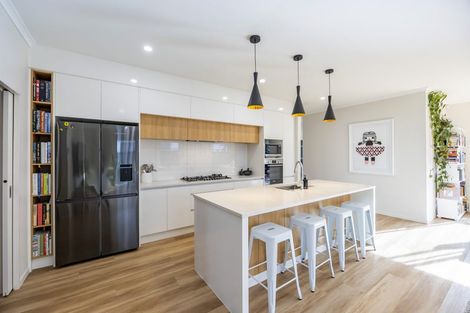 Photo of property in 3 Vintry Drive, Kumeu, 0810