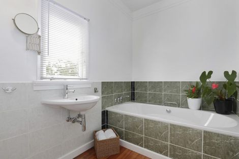 Photo of property in 84 Kenrick Street, Te Aroha, 3320