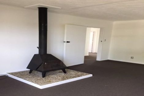 Photo of property in 36 Longburn Road, Henderson, Auckland, 0610