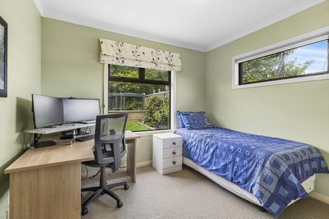 Photo of property in 24 Ranui Terrace, Tawa, Wellington, 5028
