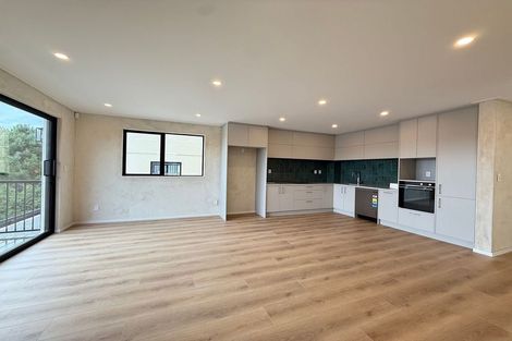 Photo of property in 86 Tiriwa Drive, Massey, Auckland, 0614