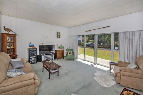 Photo of property in 15 Adams Place, Te Kamo, Whangarei, 0112