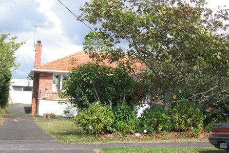 Photo of property in 15 Beaubank Road, Kelston, Auckland, 0602