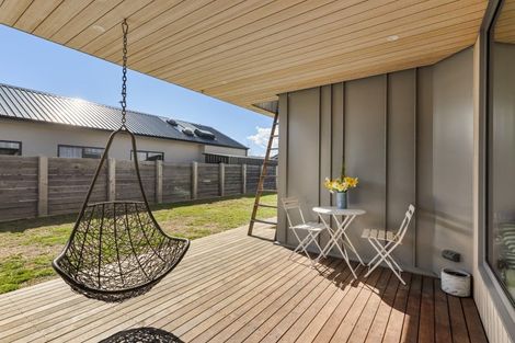 Photo of property in 6 Pounamu Avenue, Albert Town, Wanaka, 9305