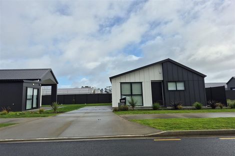 Photo of property in 33 Mataikokako Loop, Kawakawa Bay, 2585