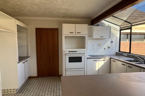 Photo of property in 9a Phoenix Avenue, Hokowhitu, Palmerston North, 4410