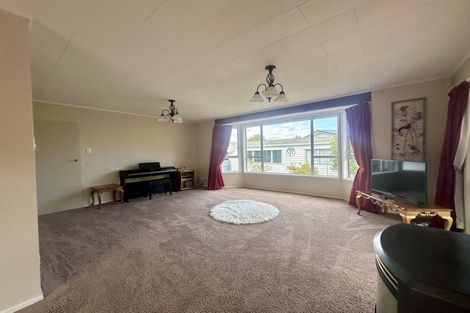 Photo of property in 22 Denver Grove, Totara Park, Upper Hutt, 5018