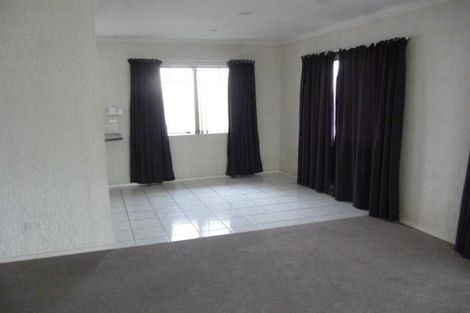 Photo of property in 112 Bob Charles Drive, Golflands, Auckland, 2013
