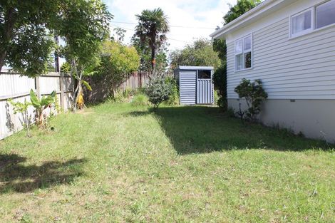 Photo of property in 1/2 Tiri Tiri Road, Birkdale, Auckland, 0626