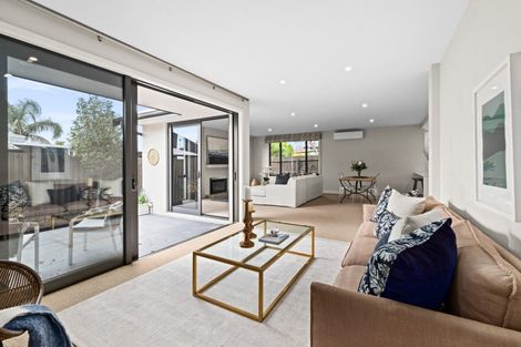 Photo of property in 9b Gillean Street, Havelock North, 4130