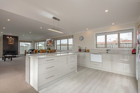 Photo of property in 8a Vernon Avenue, Takaro, Palmerston North, 4412