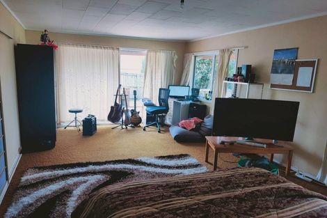 Photo of property in 9 Spence Road, Henderson, Auckland, 0612