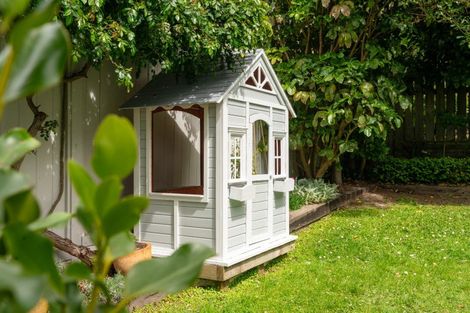 Photo of property in 86 The Parade, Island Bay, Wellington, 6023