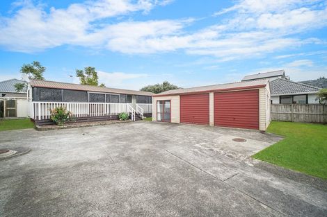 Photo of property in 5a Shamrock Lane, Te Atatu Peninsula, Auckland, 0610