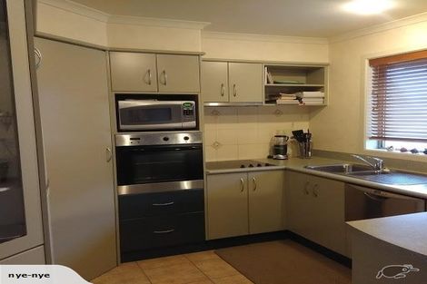 Photo of property in 19 Sovereign Isle Lane, Rototuna, Hamilton, 3210