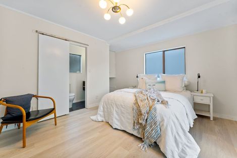 Photo of property in 78 Island Bay Road, Beach Haven, Auckland, 0626