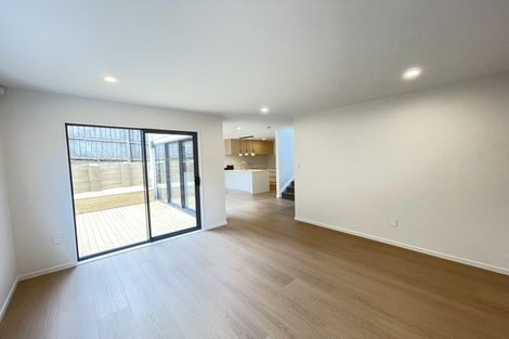 Photo of property in 14d Clairville Crescent, Wai O Taiki Bay, Auckland, 1072