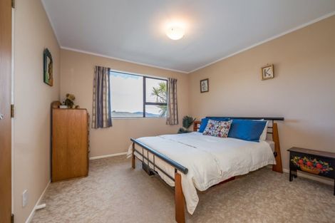 Photo of property in 20 Kaitangata Crescent, Kelson, Lower Hutt, 5010