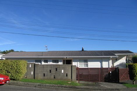 Photo of property in 2 Catherine Crescent, Paparangi, Wellington, 6037