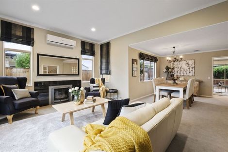 Photo of property in 17 Carousel Crescent, East Tamaki Heights, Auckland, 2016