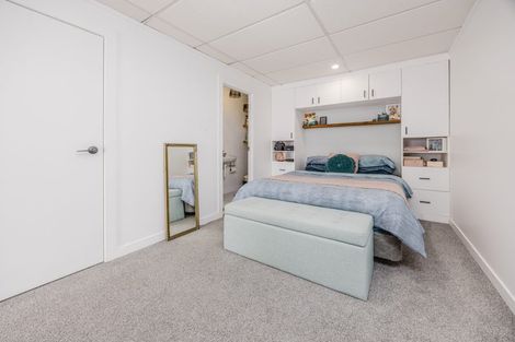 Photo of property in 2/1 West Street, Papakura, 2110