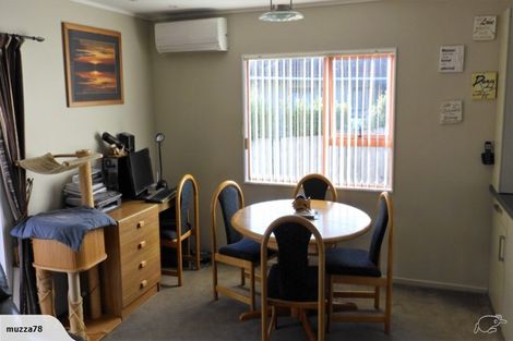 Photo of property in 4 William Hadlow Place, Hatfields Beach, Orewa, 0931