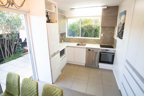 Photo of property in 35 Montclare Avenue, Avonhead, Christchurch, 8042