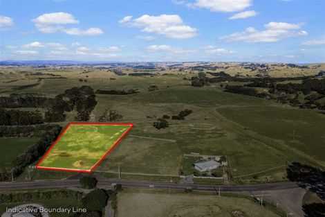 Photo of property in 2594 Awhitu Road, Awhitu, 2684