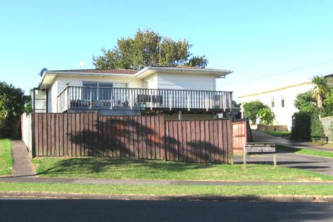 Photo of property in 4/10 Craigbank Avenue, New Lynn, Auckland, 0600
