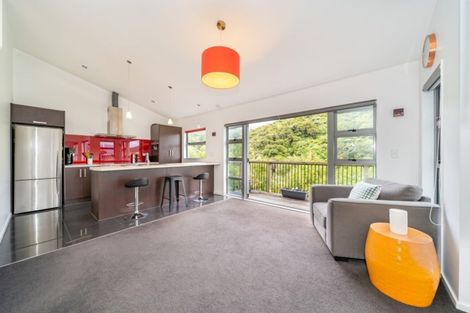Photo of property in 20 Cosgrove Rise, Riverstone Terraces, Upper Hutt, 5018