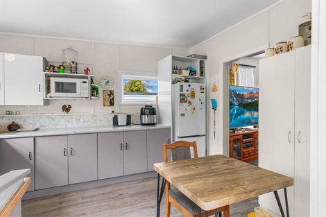 Photo of property in 10 Franklin Road, Paparoa, 0571