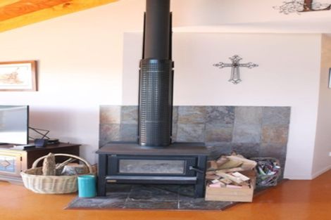 Photo of property in 352 Heatley Road, Whakapirau, Maungaturoto, 0583