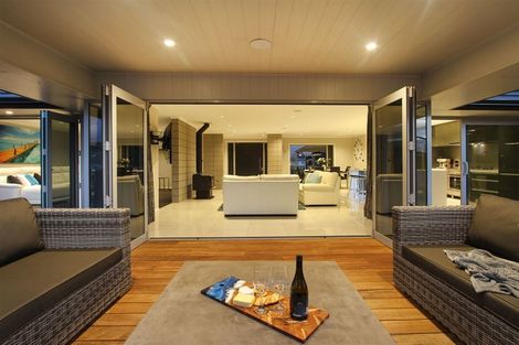 Photo of property in 3 Millbrook Drive, Waiuku, 2683