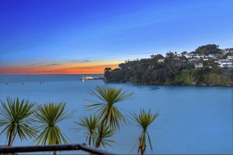 Photo of property in 2/102 Queen Street, Northcote Point, Auckland, 0627