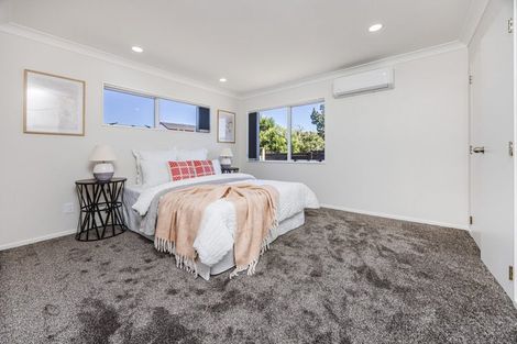 Photo of property in 15 Advocate Place, Randwick Park, Auckland, 2105