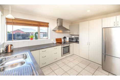 Photo of property in 13 Parkinson Place, Woodend, 7610