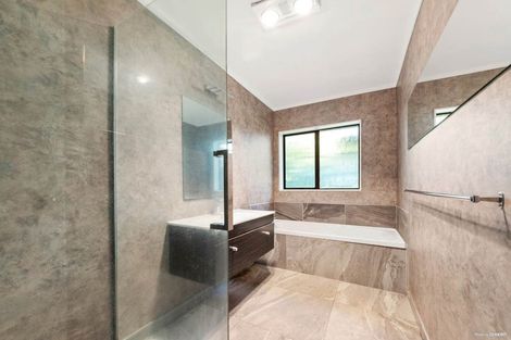 Photo of property in 20 Tatyana Place, Massey, Auckland, 0614