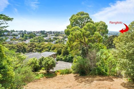 Photo of property in 28 Girrahween Drive, Totara Vale, Auckland, 0629