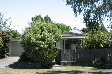 Photo of property in 22 Dunrobin Place, Avonhead, Christchurch, 8042