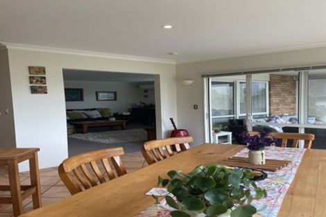 Photo of property in 6 Esther Place, Red Beach, 0932