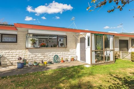 Photo of property in 16 Oaklea Avenue, Marton, 4710