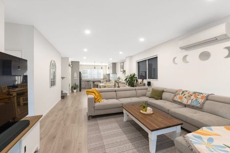 Photo of property in 41 Sunshine Boulevard, Sunnyvale, Auckland, 0612