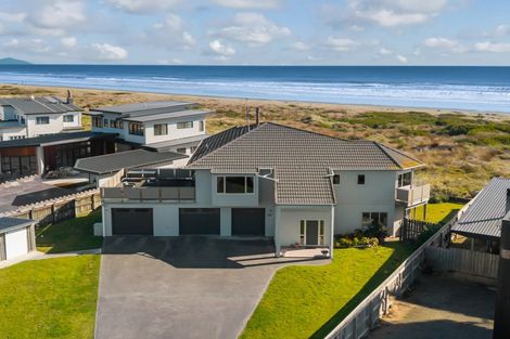 Photo of property in 3 Mariri Place, Waitarere Beach, Levin, 5510