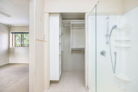 Photo of property in 9a Pendene Place, Forrest Hill, Auckland, 0620