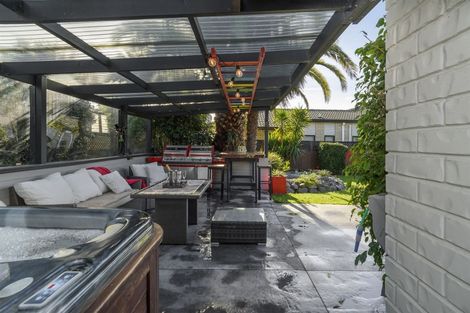 Photo of property in 24 Carribean Place, Papamoa Beach, Papamoa, 3118